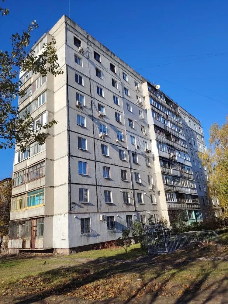 2-комнатная квартира, 55,3 м², кв. Комарова, Жовтневый — фото 1