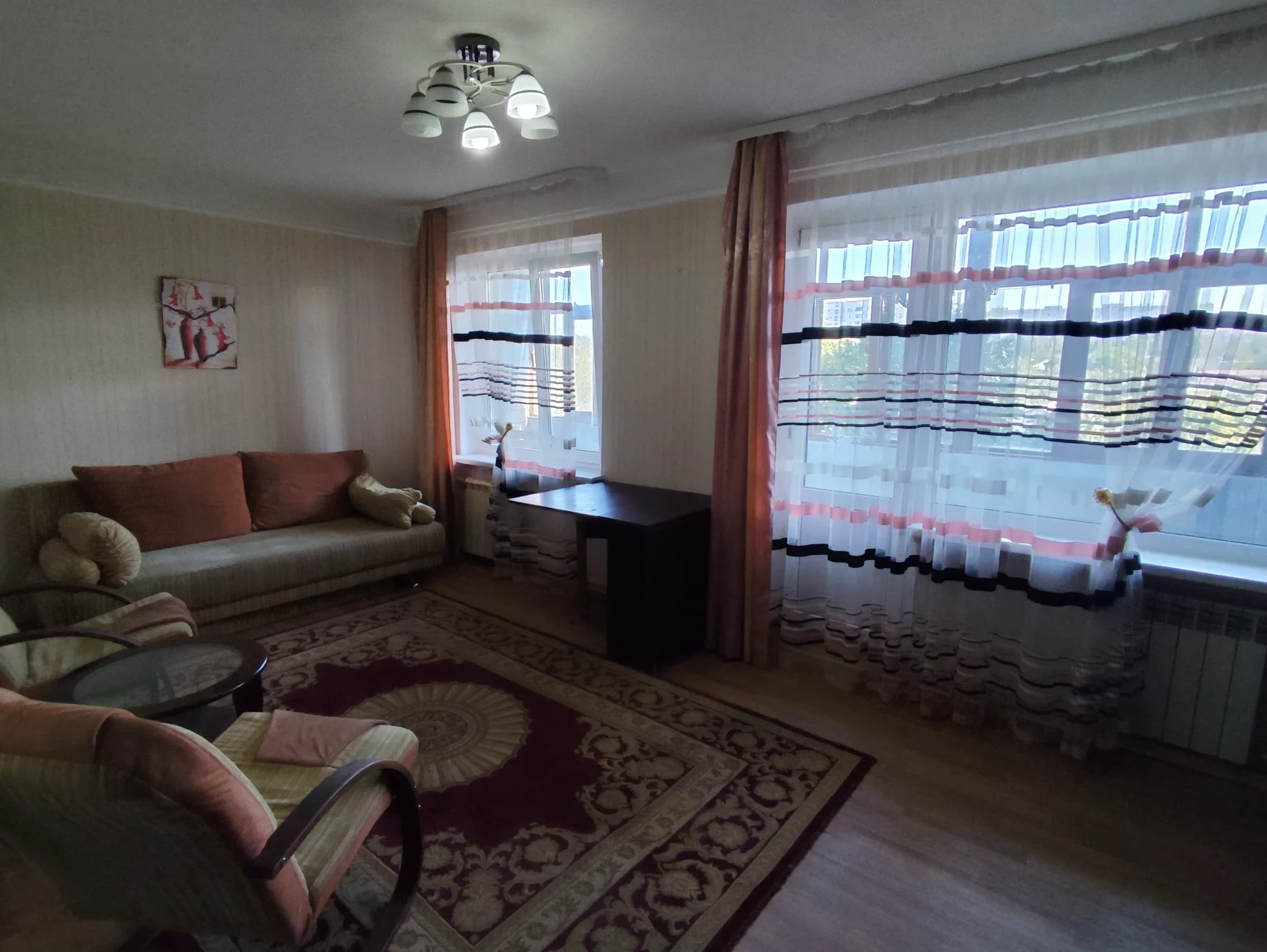 2-комнатная квартира, 51 м², ул. Брестская, г. Луганск — фото 1