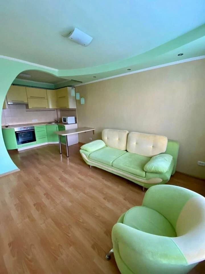 3-комнатная квартира, 53 м², ул. Ленина, Артёмовский — фото 1