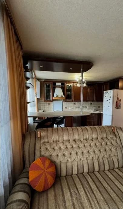 3-комнатная квартира, 73 м², кв. Дружбы, Жовтневый — фото 1
